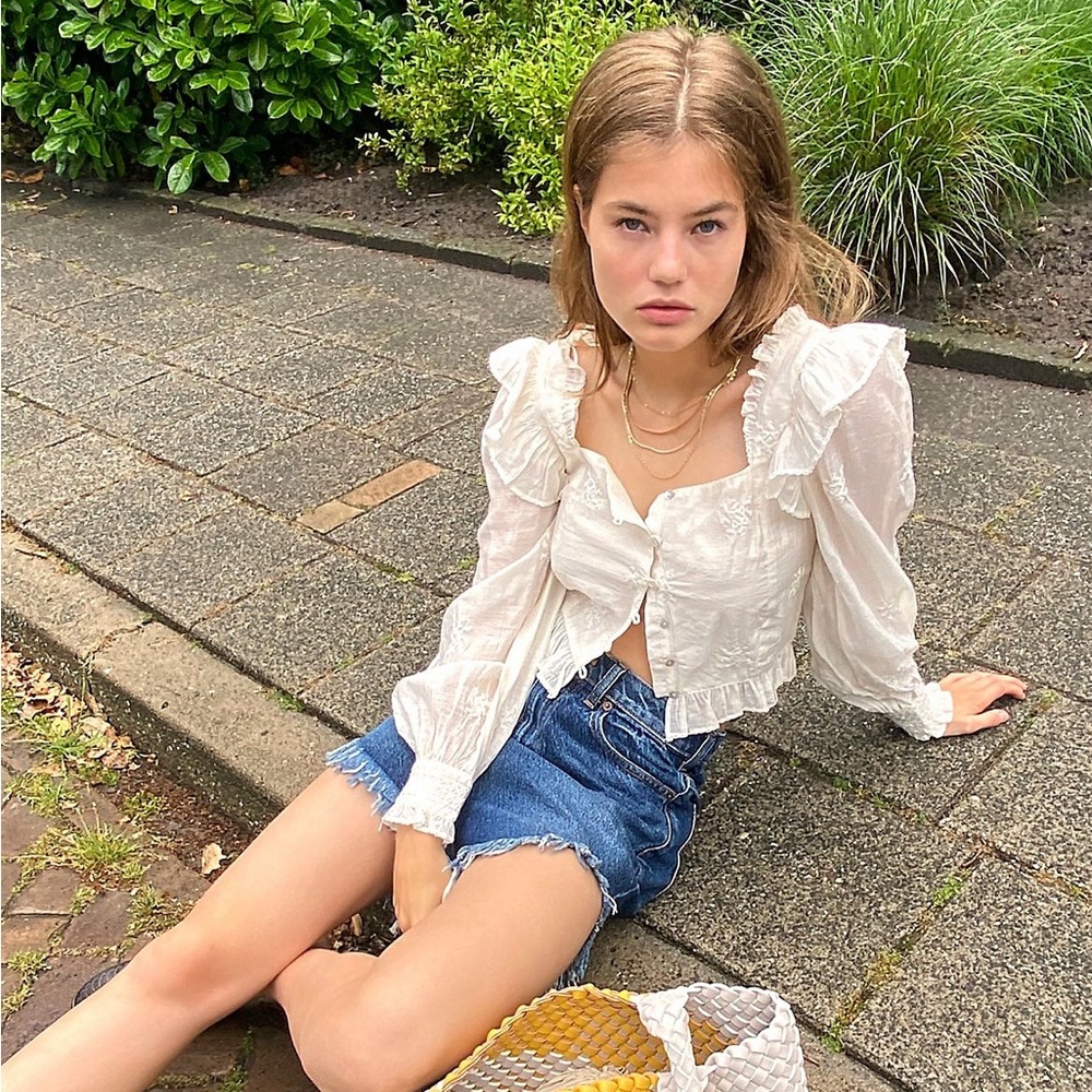 Modern Romance Top - WORE ONCE! Stunning top!